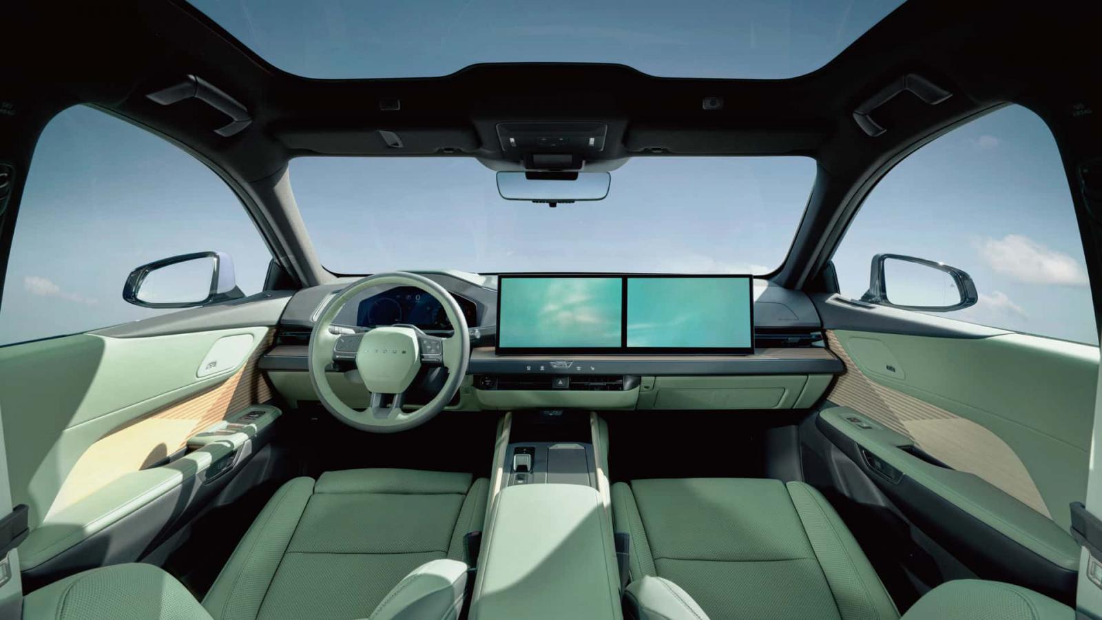 Το νέο Lexus ES έκανε το ντεμπούτο του ως υβριδικό και ηλεκτρικό 